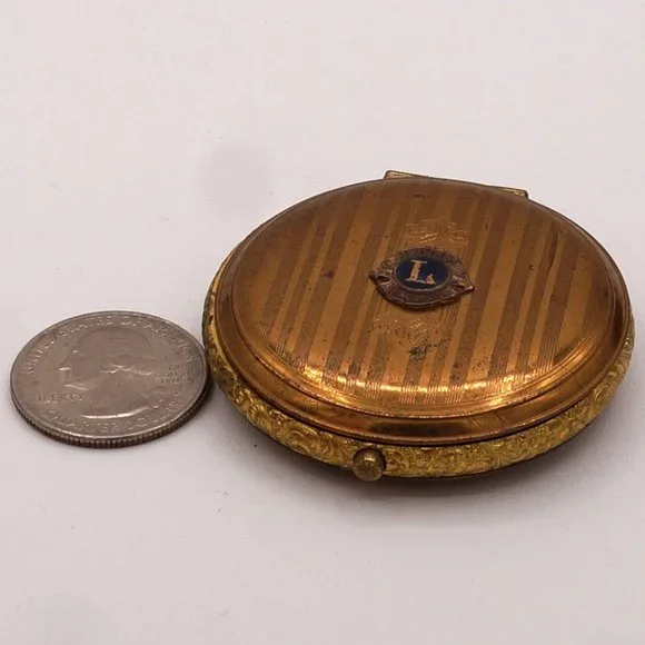 Vintage Elgin Style Brass Rouge & Powder Lions Club Compact - Picture 11 of 11